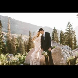 Never worn wedding gown